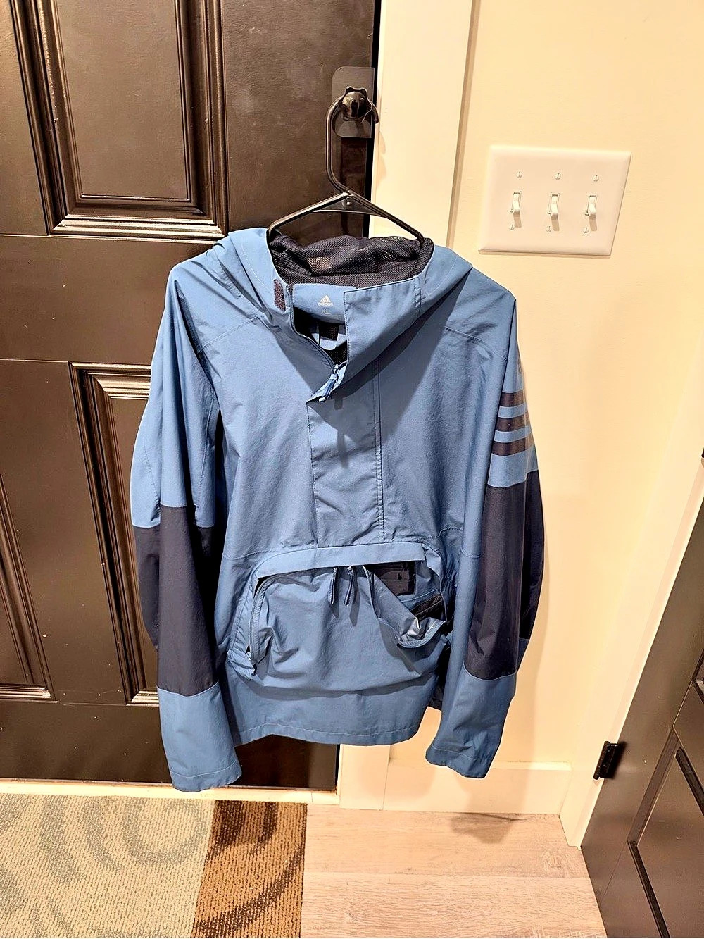adidas Men's Blue & Black Color Block Windbreaker XL